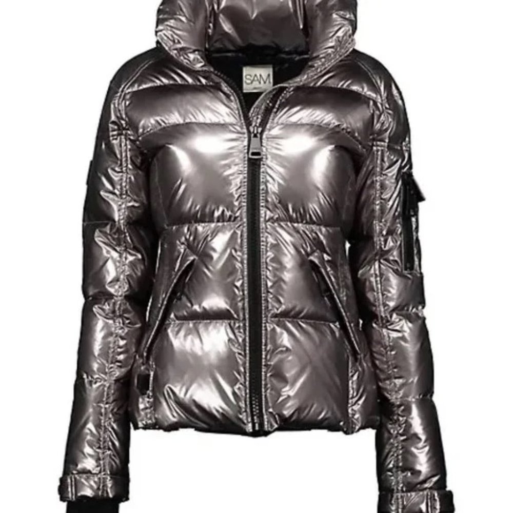 Sam. Freestyle Down Puffer Jacket in Gunmetal. Size Medium.